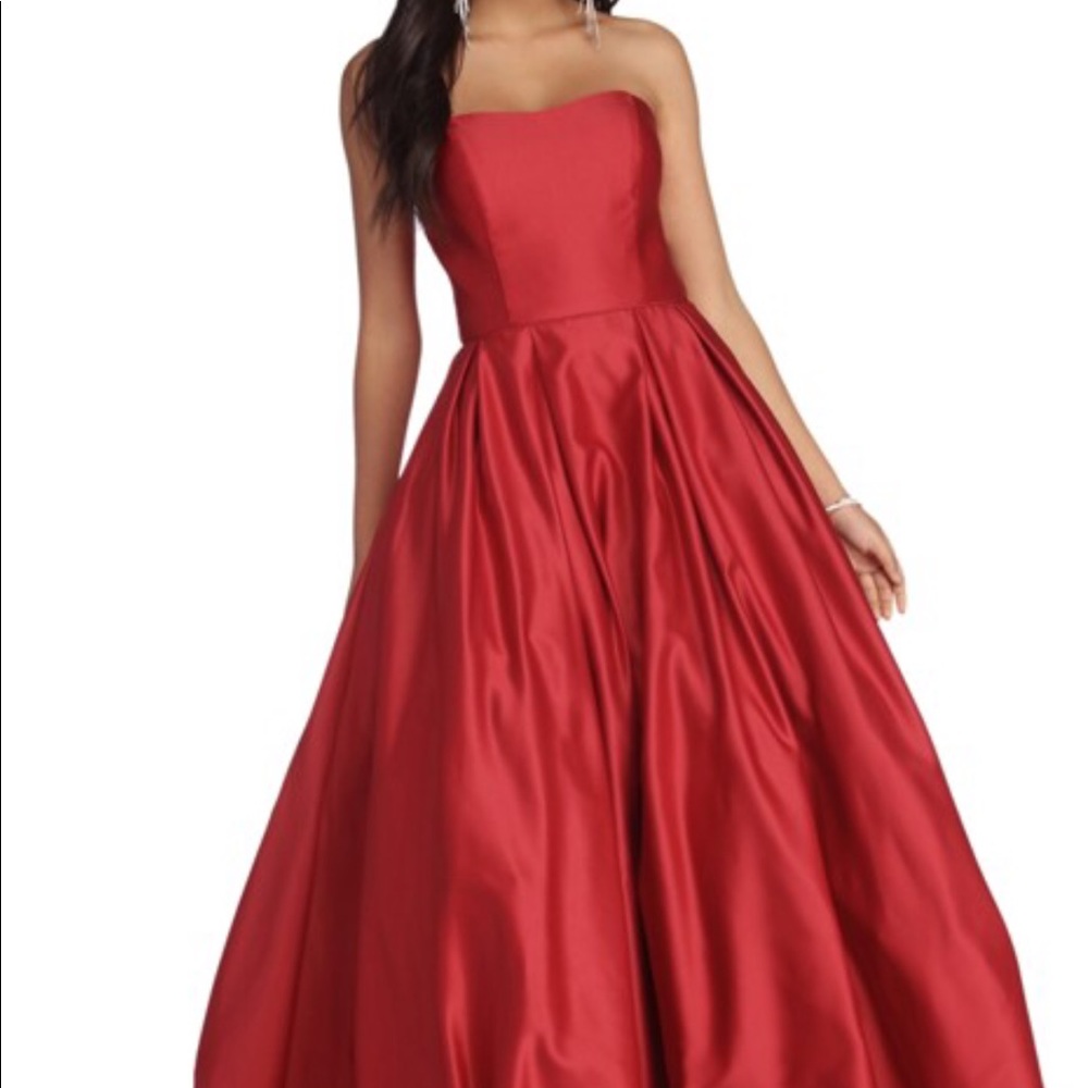 red sleeveless ballgown prom dress